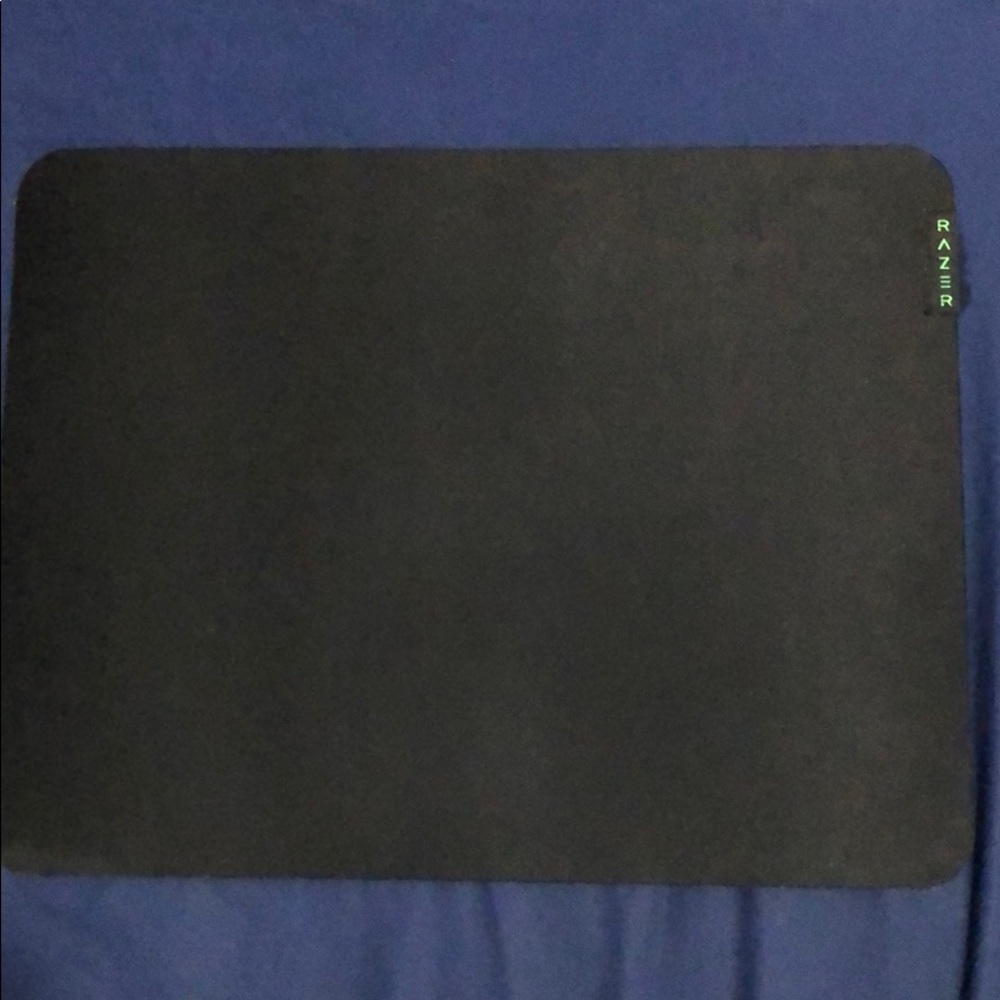 Razer Gigantus v2 Cloth Gaming Mouse Pad.
